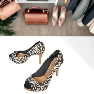 NWT Christian Siriano Beige Brown Aztec Heels 5W